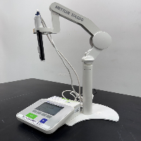 Mettler Toledo Seven Compact Duo pH/Conductivity Meter image 1